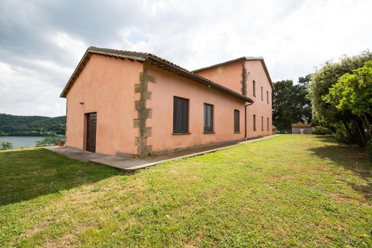 Agriturismo Lago Di Mezzano Valentano Bagian luar foto