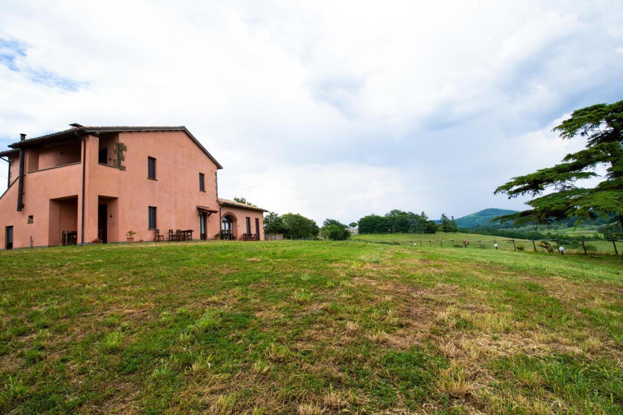 Agriturismo Lago Di Mezzano Valentano Bagian luar foto