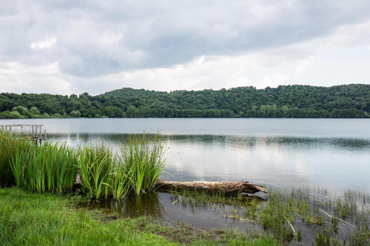 Agriturismo Lago Di Mezzano Valentano Bagian luar foto