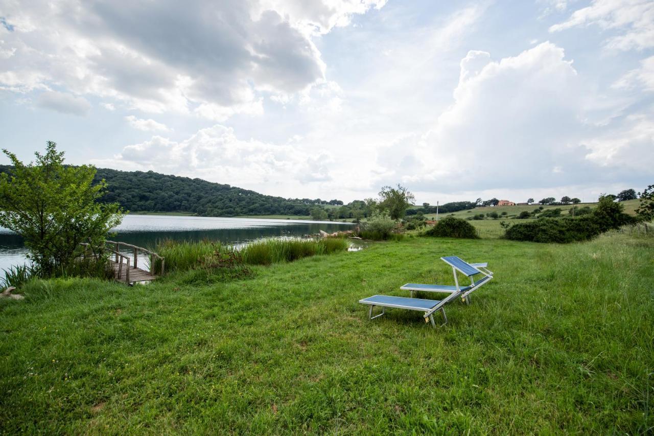 Agriturismo Lago Di Mezzano Valentano Bagian luar foto