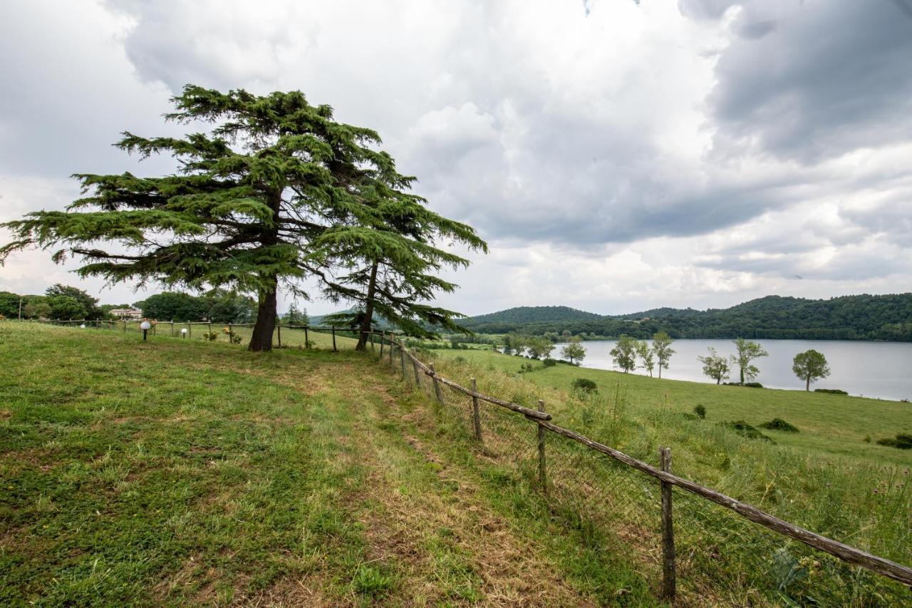 Agriturismo Lago Di Mezzano Valentano Bagian luar foto