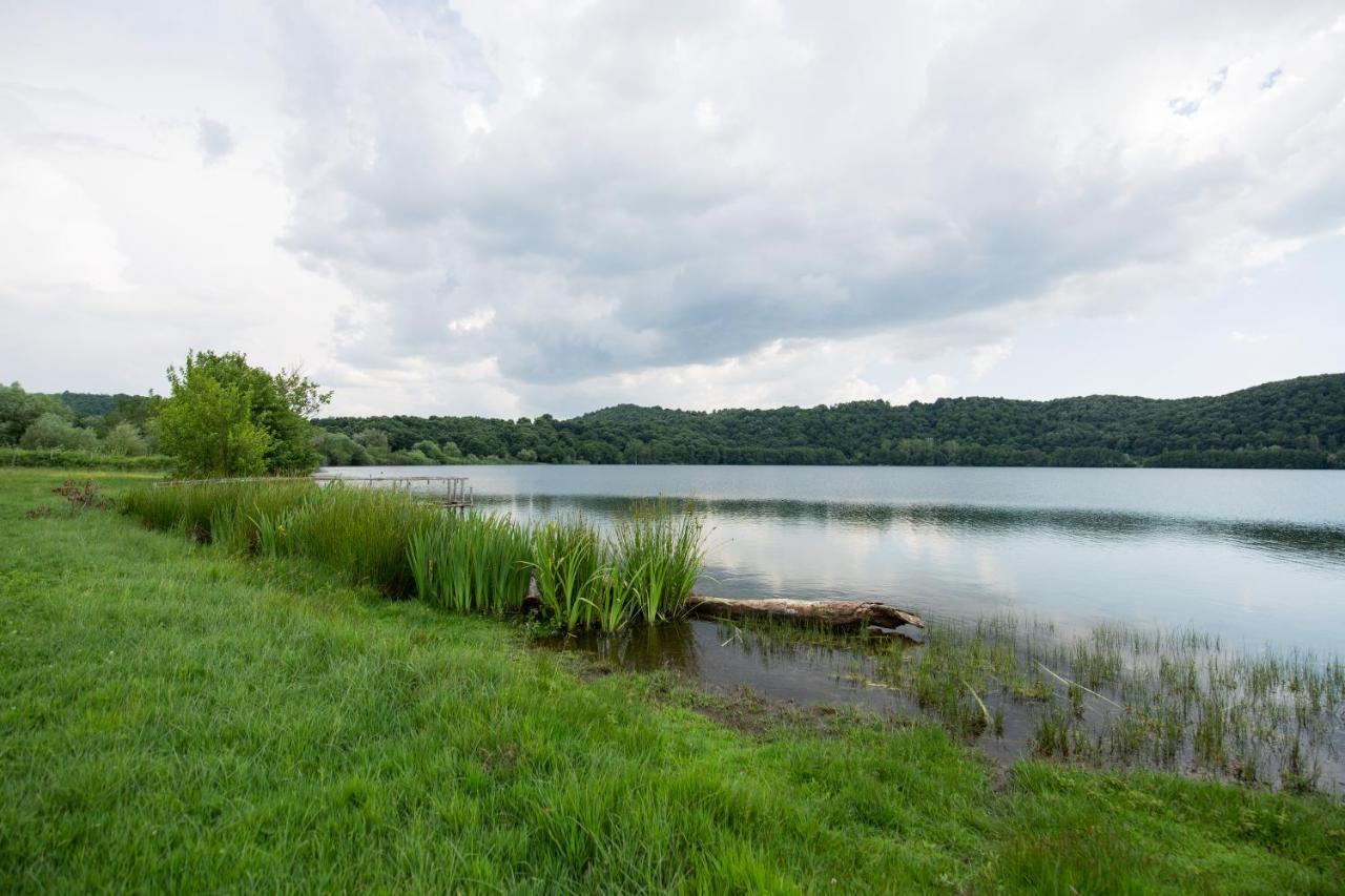 Agriturismo Lago Di Mezzano Valentano Bagian luar foto