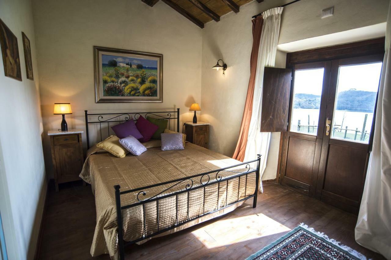Agriturismo Lago Di Mezzano Valentano Bagian luar foto