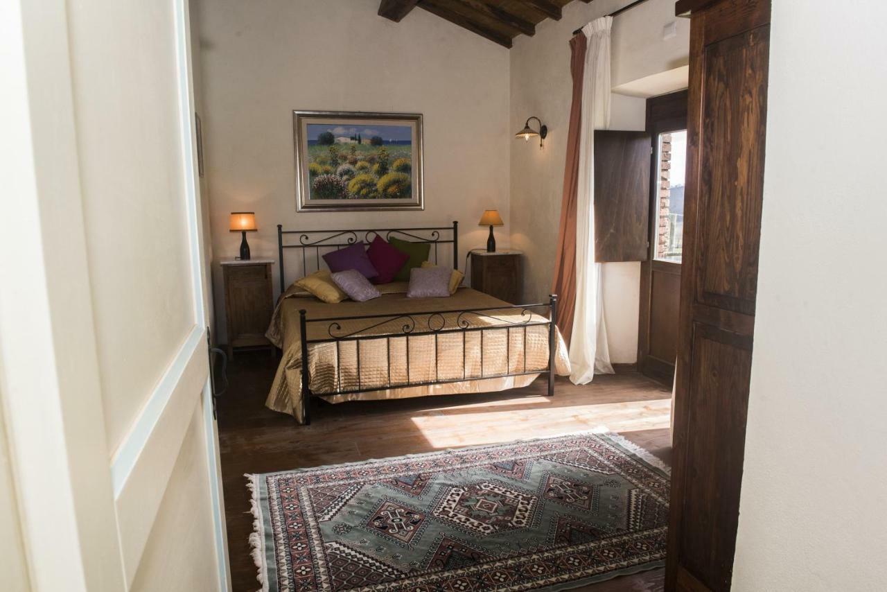 Agriturismo Lago Di Mezzano Valentano Bagian luar foto