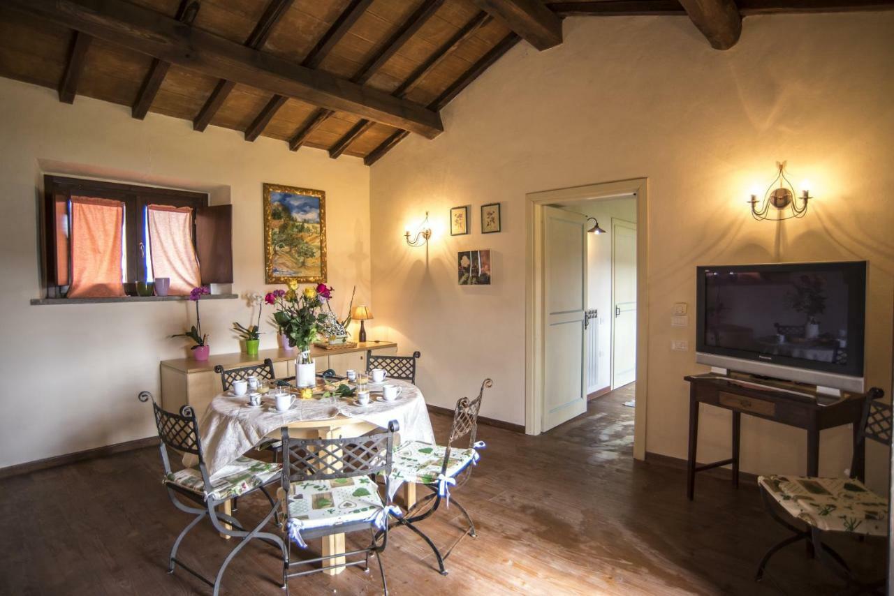 Agriturismo Lago Di Mezzano Valentano Bagian luar foto