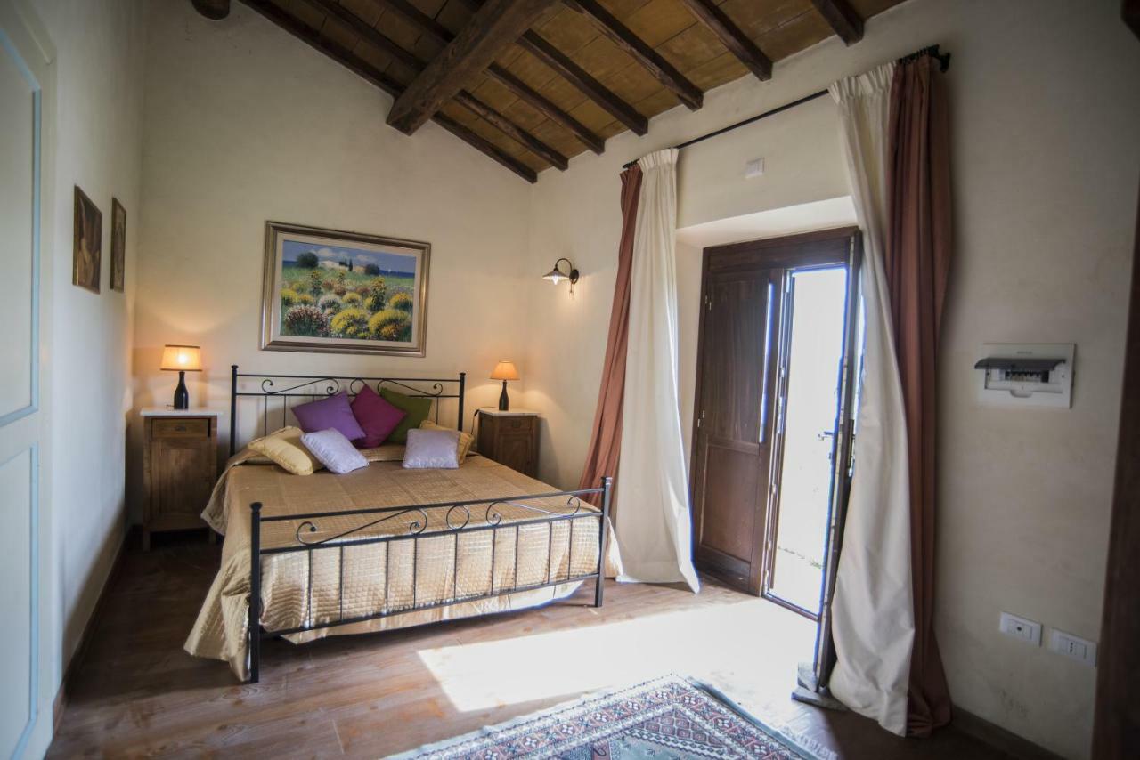 Agriturismo Lago Di Mezzano Valentano Bagian luar foto