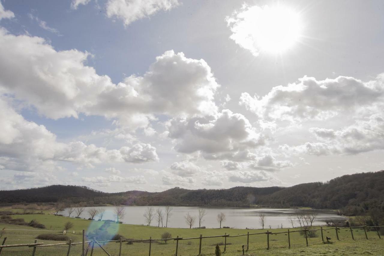Agriturismo Lago Di Mezzano Valentano Bagian luar foto