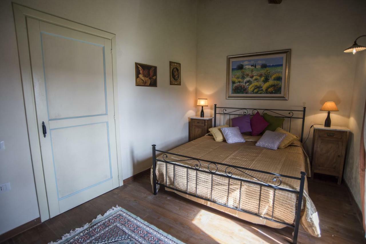 Agriturismo Lago Di Mezzano Valentano Bagian luar foto